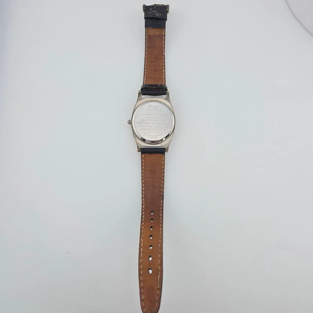 Vintage 1990s FOSSIL Mood Watch Color Change Dial Black Leather Band Unisex 8